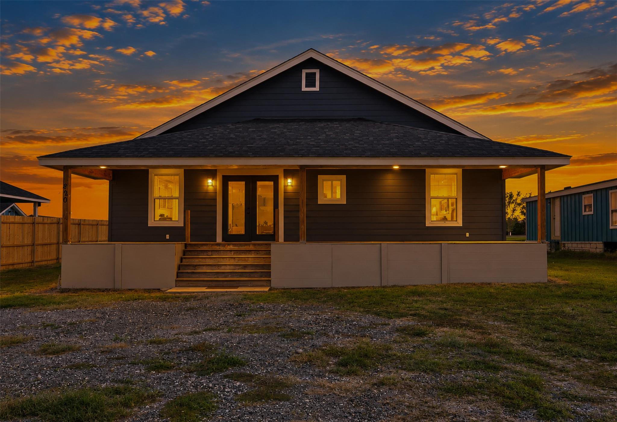 820 Los Milagros Dr, Dale, TX 78616