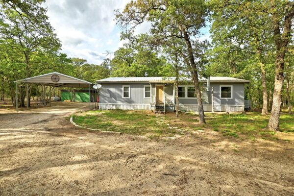 124 Coyote Ln, Elgin