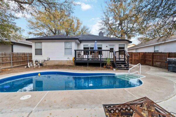 106 Shadow Wood Trl, Cedar Creek