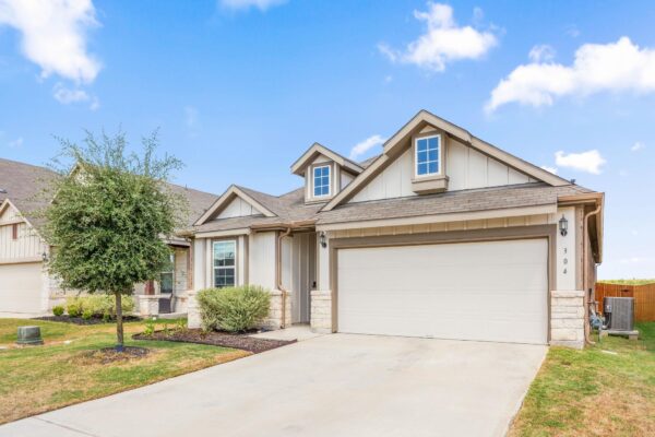 304 Sweetleaf Dr, Buda
