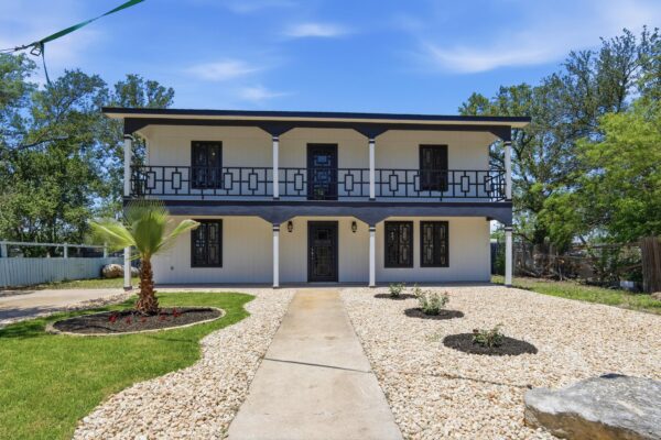 143 Stony Point Dr, Del Valle