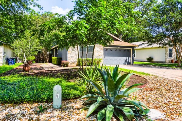 9616 Holly Springs Dr, Austin