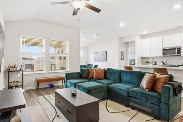 162 El Capitan Loop, Dripping Springs
