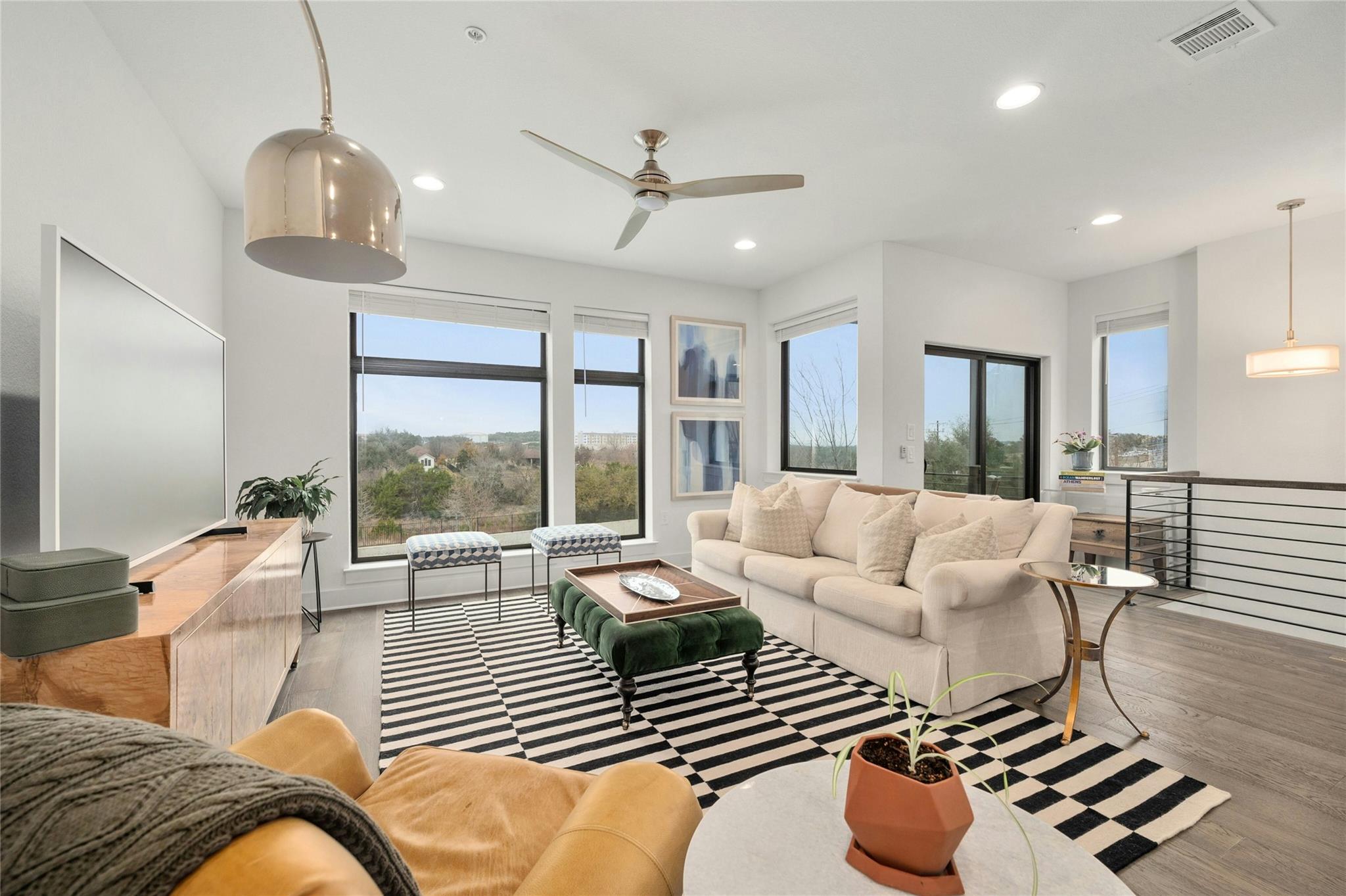 2050 Lohmans Spur Rd #101, Lakeway, TX 78734
