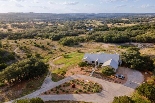 23924 MILESTONE Rd, Spicewood