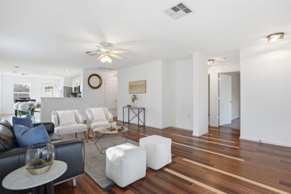13525 Briarcreek Loop, Manor