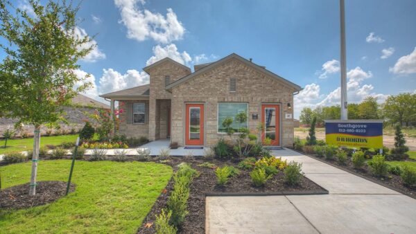 121 Little Walnut Cv, Kyle