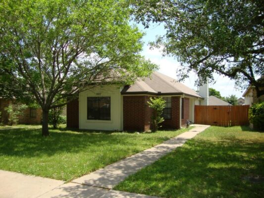 1007 Black Locust Dr, Pflugerville