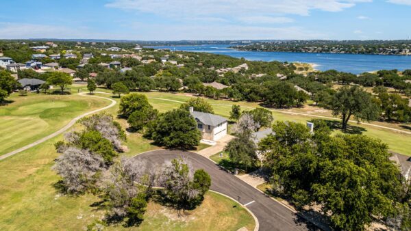 18682 Champions Cir, Lago Vista