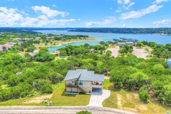 18407 Lakeland Dr, Point Venture