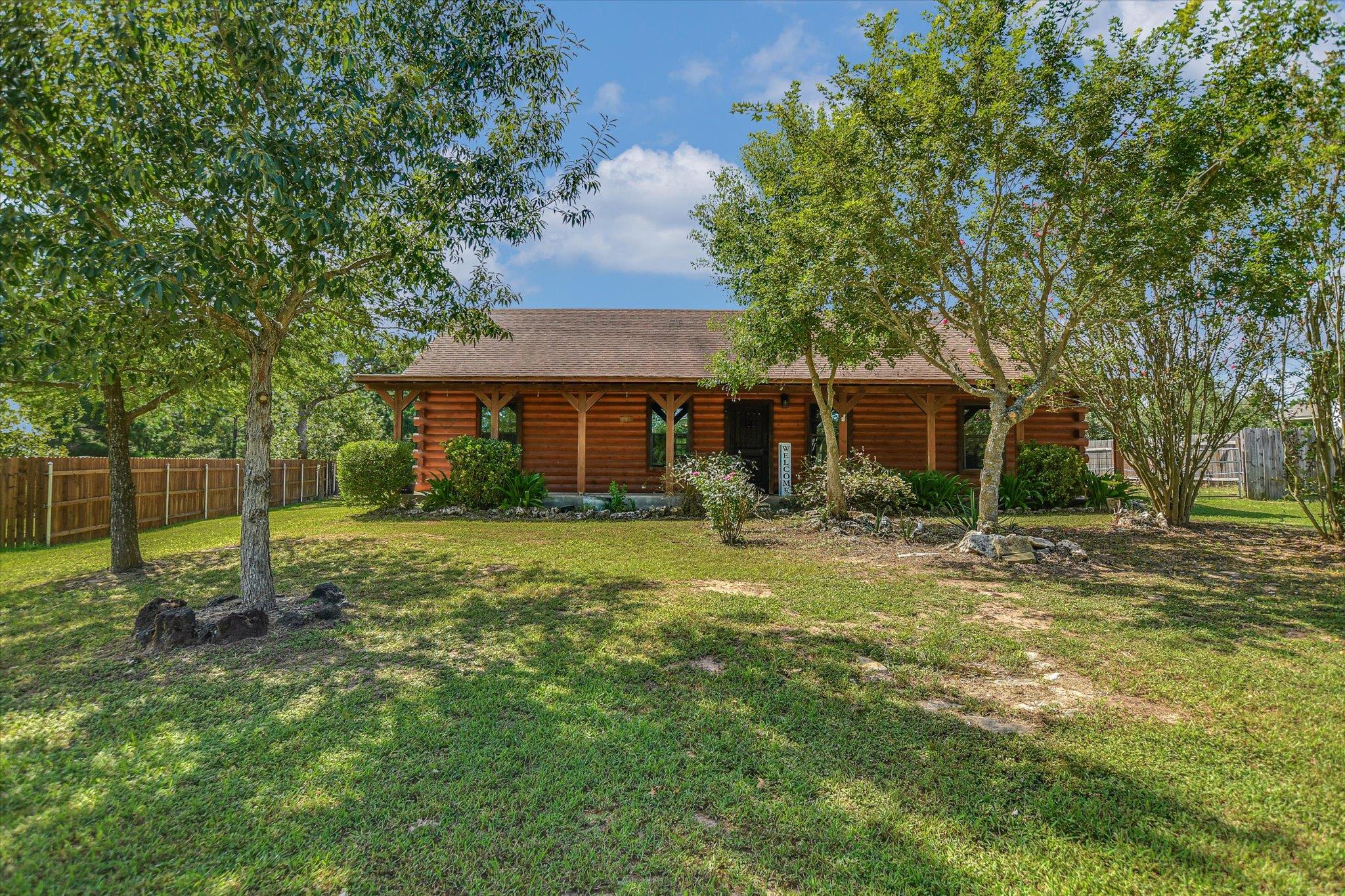 218 Cardinal Loop, Paige, TX 78659