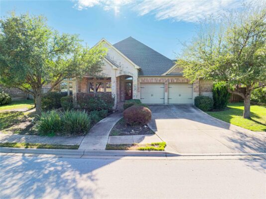 2725 Highland Trl, Leander