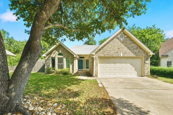215 Rio Vista Dr, Georgetown