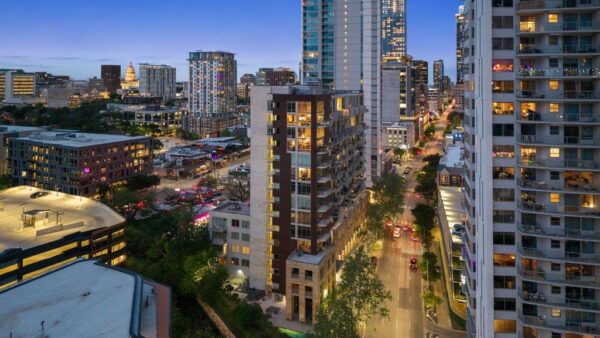 800 W 5th St #703, Austin