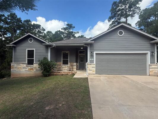 208 Akaloa Dr, Bastrop
