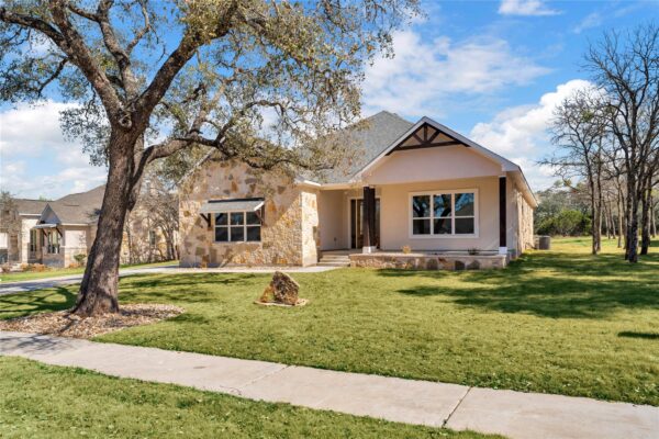 240 Sunday Dr, Burnet