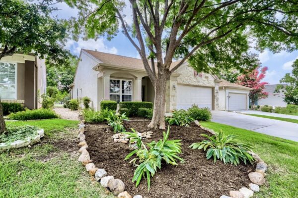 310 Crockett Loop, Georgetown