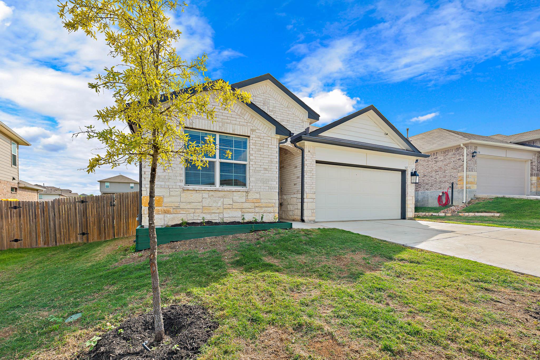 142 Solitude Dr, San Marcos, TX 78666