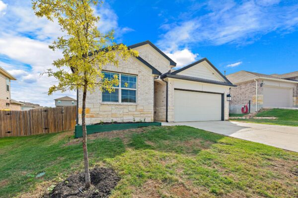 142 Solitude Dr, San Marcos