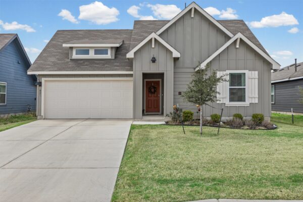 421 Lancebill Dr, Lockhart