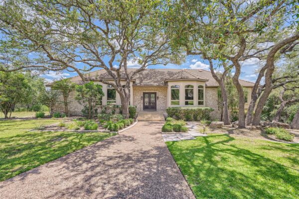 2405 Sailboat Pass Pass, Spicewood