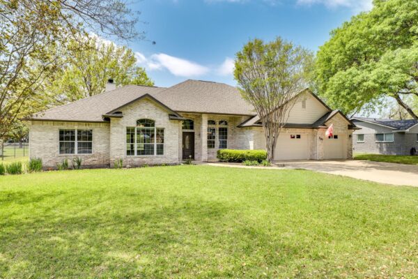 207 Flamingo Cir, Highland Haven