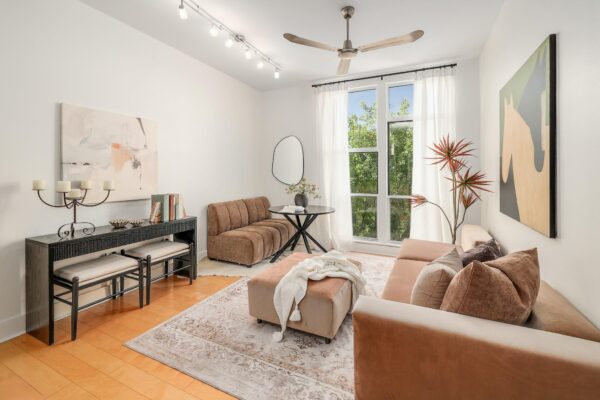 1320 Robert Browning St #308, Austin