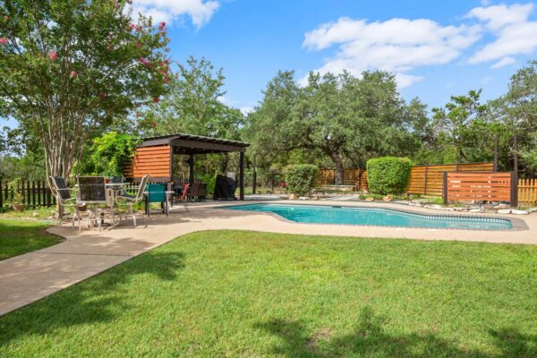 350 Lost River Rd, Georgetown