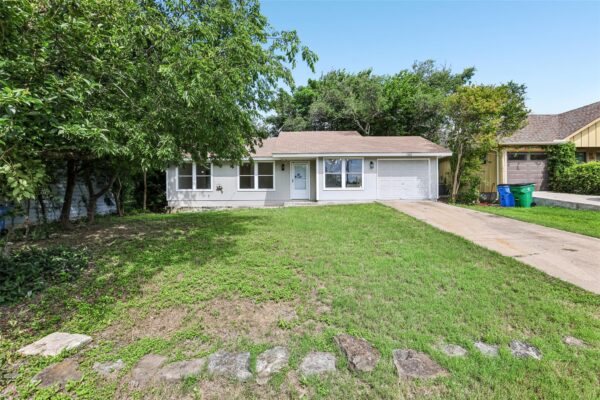 11016 Oak St, Jonestown