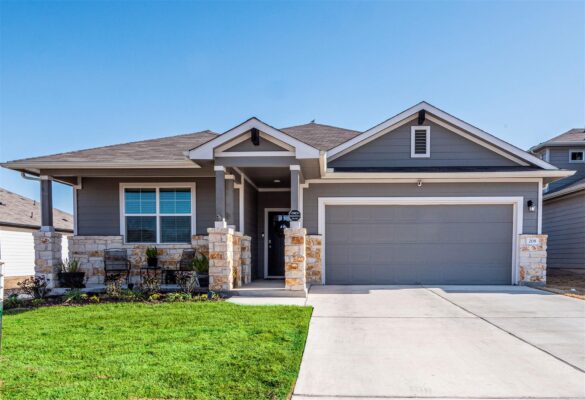 208 Greens Bayou Trl, Hutto