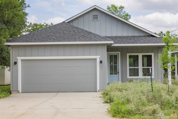 627 Birch Ln, Cottonwood Shores