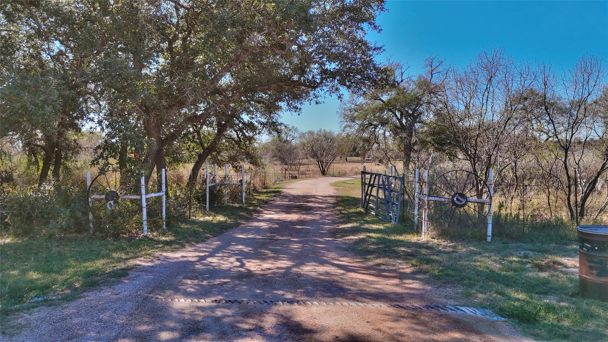 204 Lagitos Ln, Llano, TX 78643