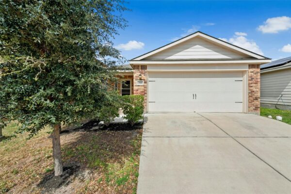 1500 Amy Dr, Kyle