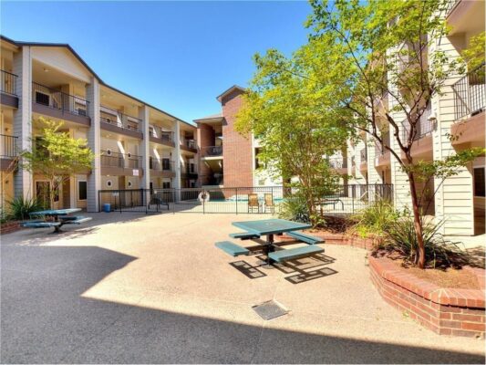 501 W 26th St #121, Austin