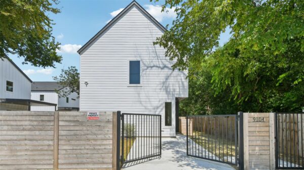 9104 Georgian Dr, Austin