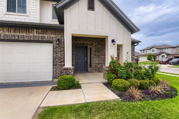 421 La Joya Pass, Leander