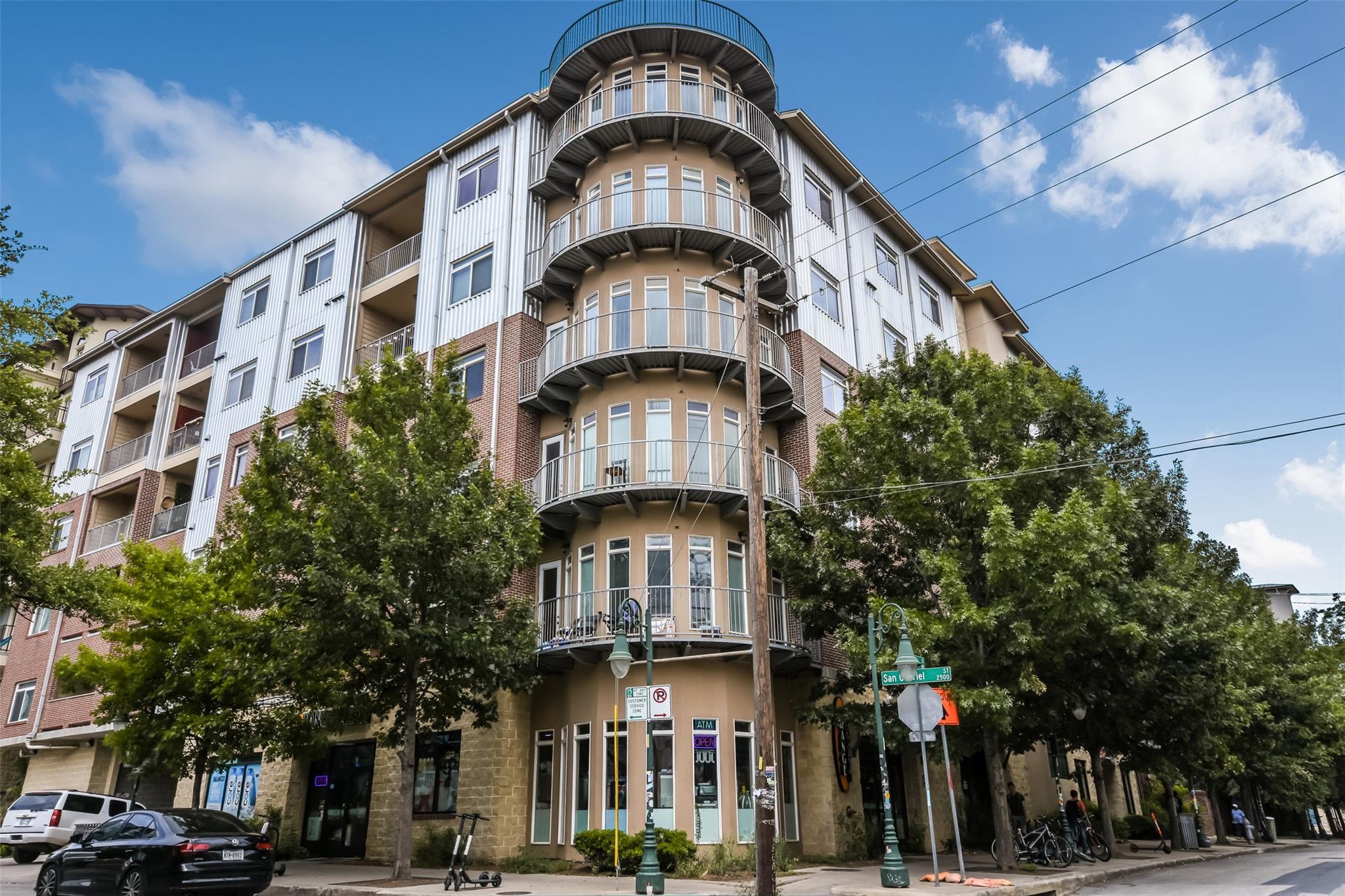 910 W 25th St #503, Austin, TX 78705