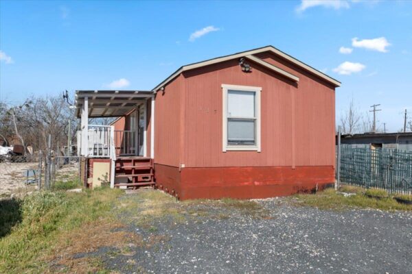 337 SW Front St, Bartlett
