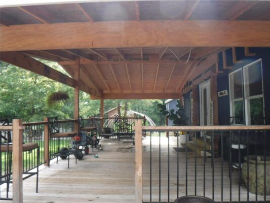 191 Hickory Ln, Elgin