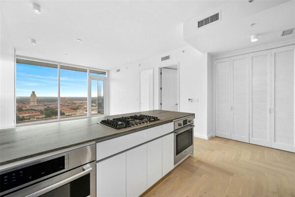 313 W 17th St #2402, Austin