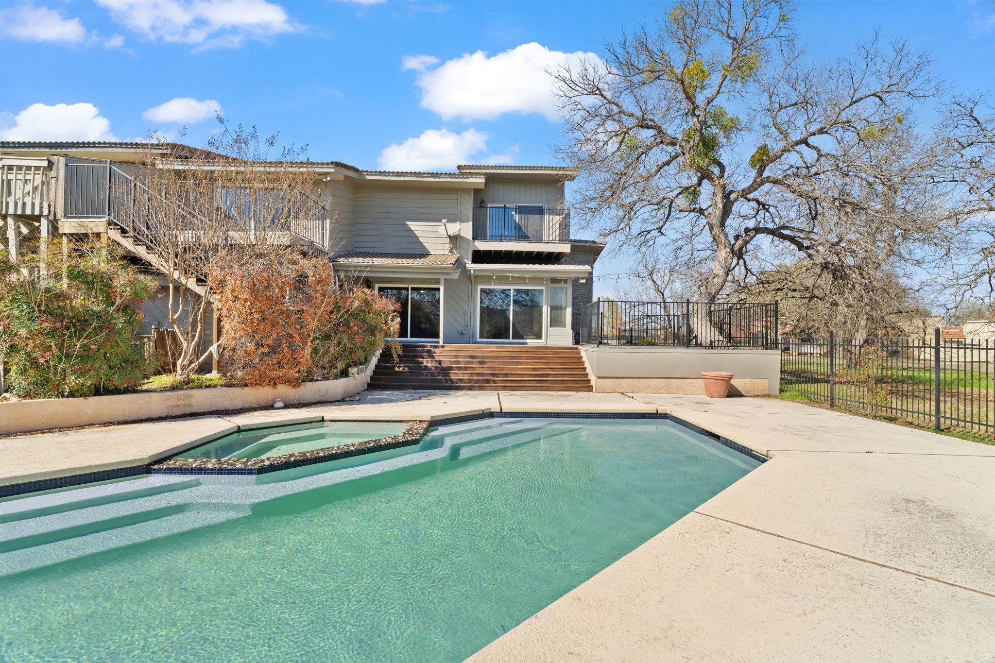 207 Free Rein None #1, Horseshoe Bay, TX 78657