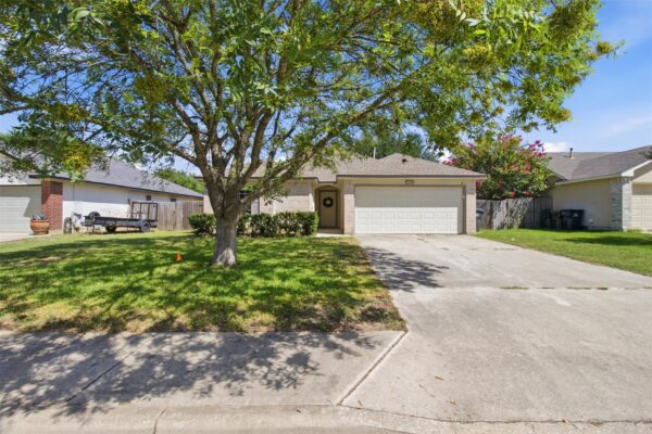 168 Beau Ln, Kyle