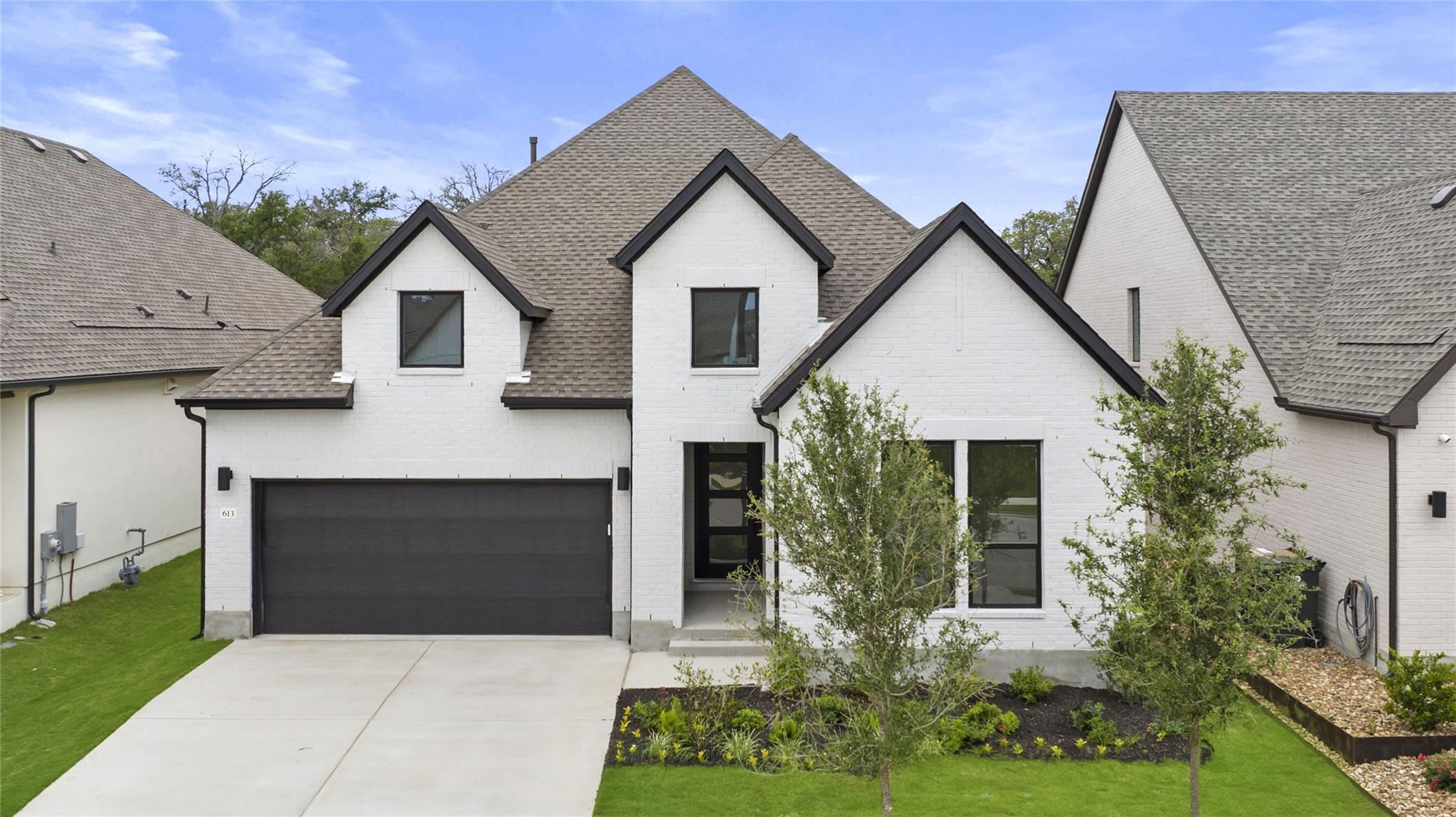 613 Hallwood Dr, Liberty Hill, TX 78642