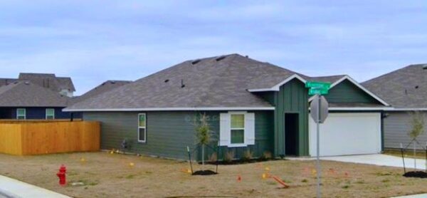 320 Wirecrested Dr, Lockhart