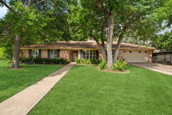 301 Tallwood Dr, Georgetown