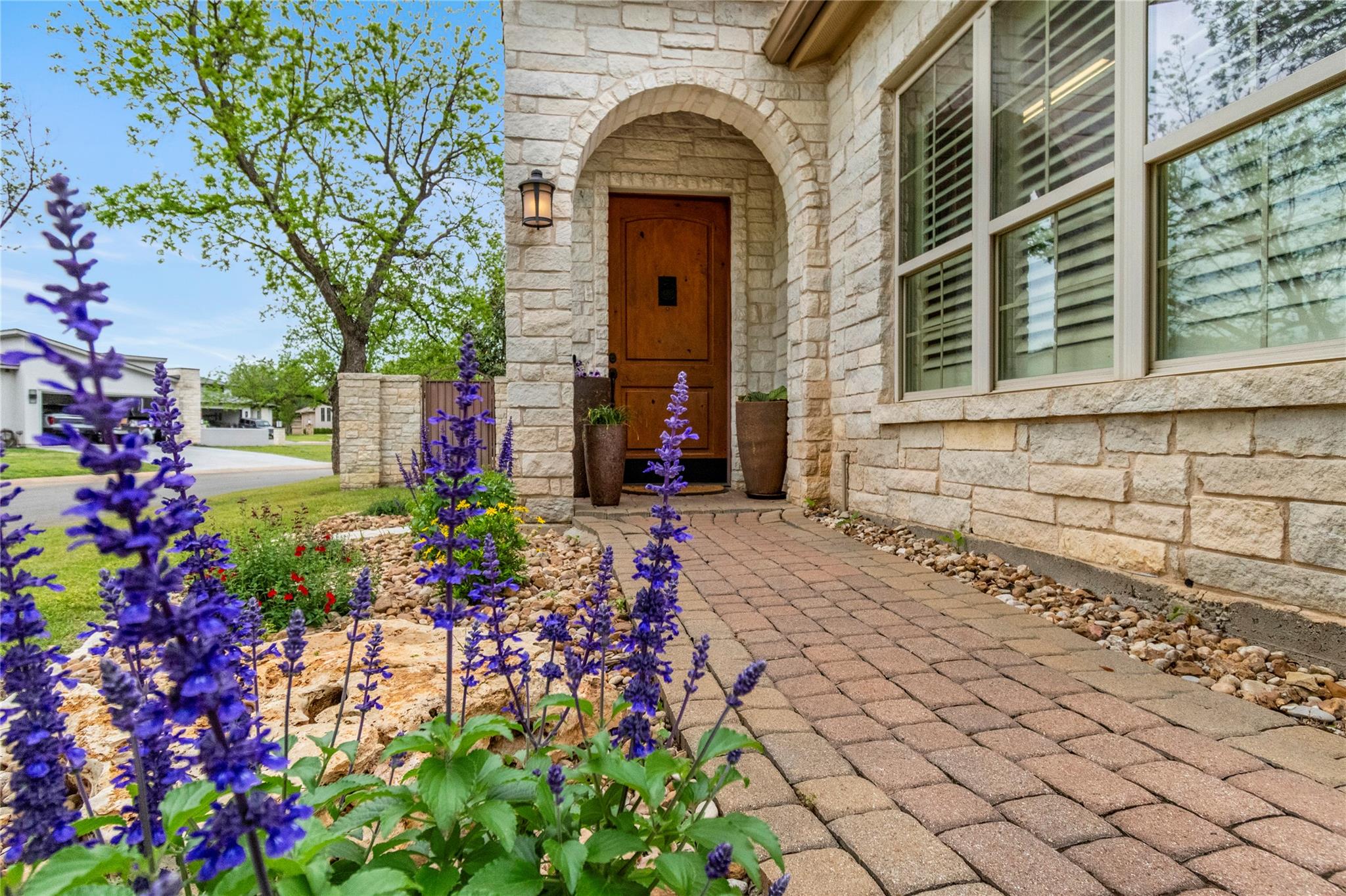 101 Blanco Ct, Horseshoe Bay, TX 78657