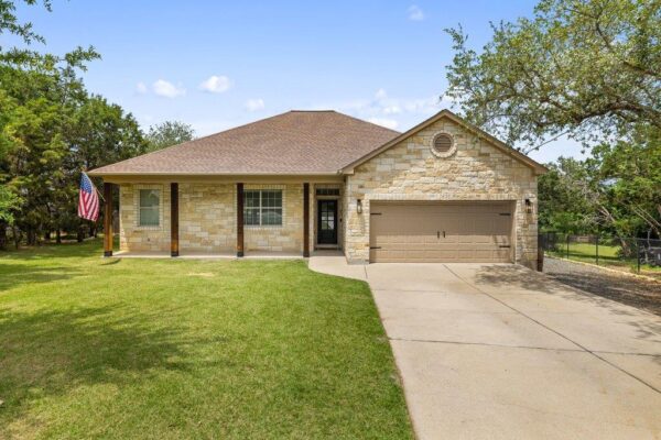 406 Strichen Dr, Spicewood