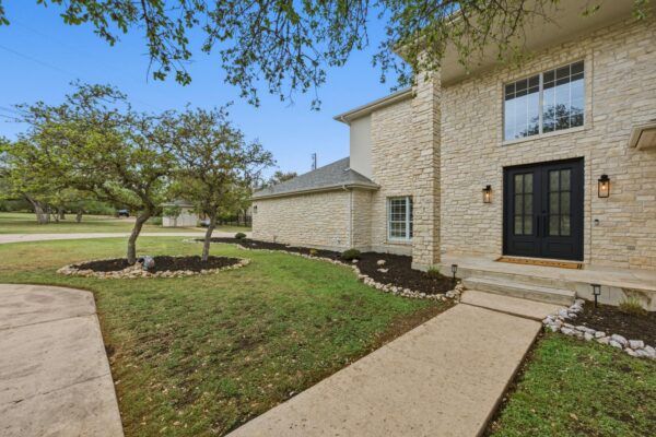 900 Canyonwood Dr, Dripping Springs