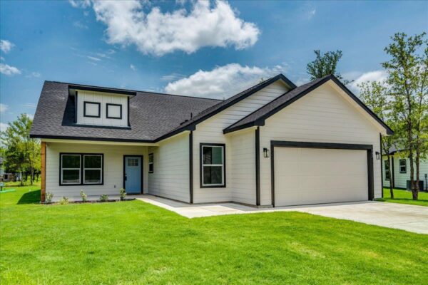 107 Keahi Ct, Bastrop
