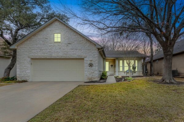 216 Whispering Wind Dr, Georgetown